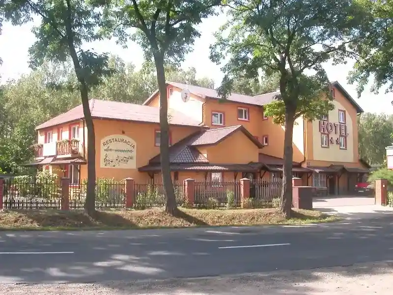 Hotel La-Musica pohľad z ulice
